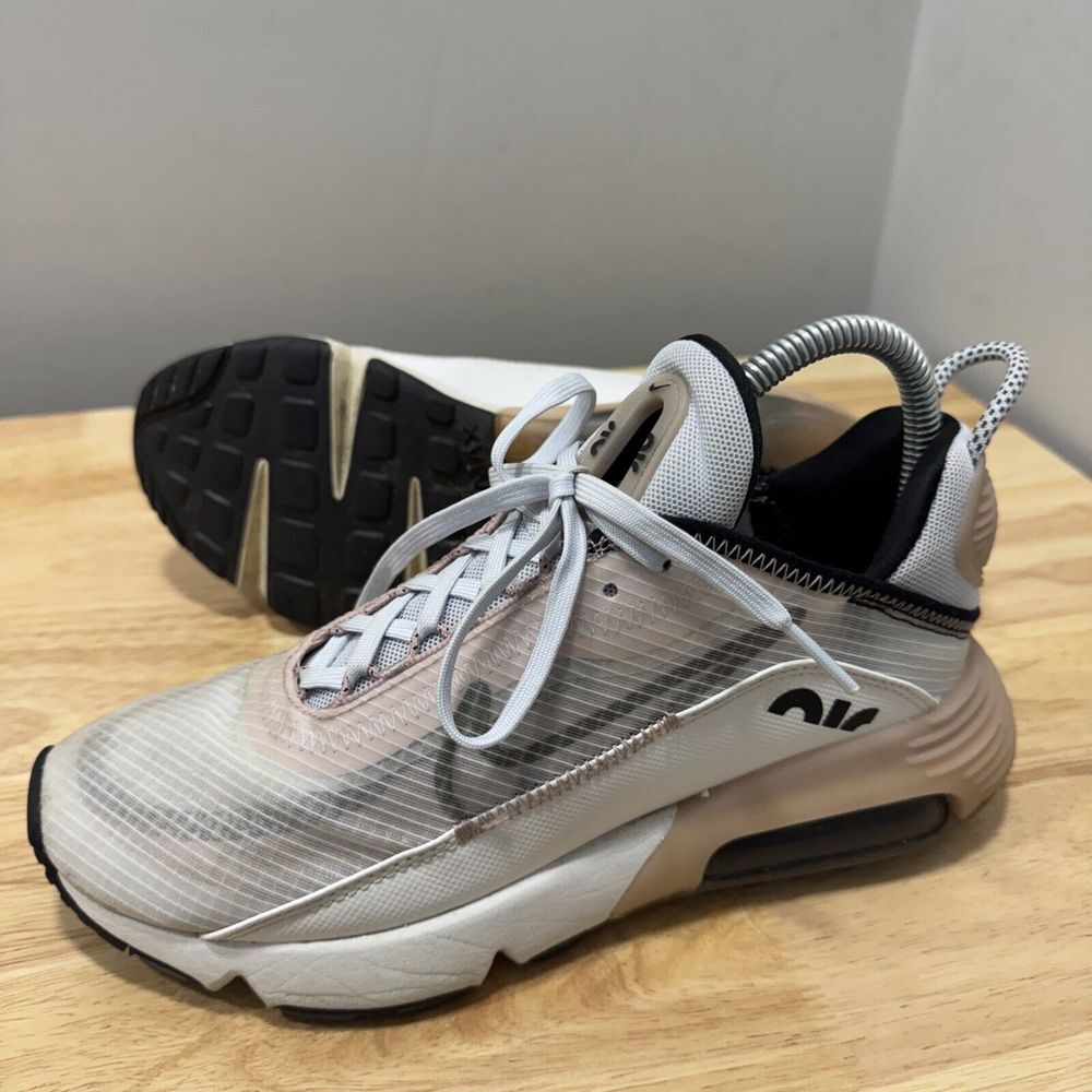 Nike Air Max 2090 Womens 7 SUMMIT WHITE/CHAMPAGNE GREY BLACK Running Neutral